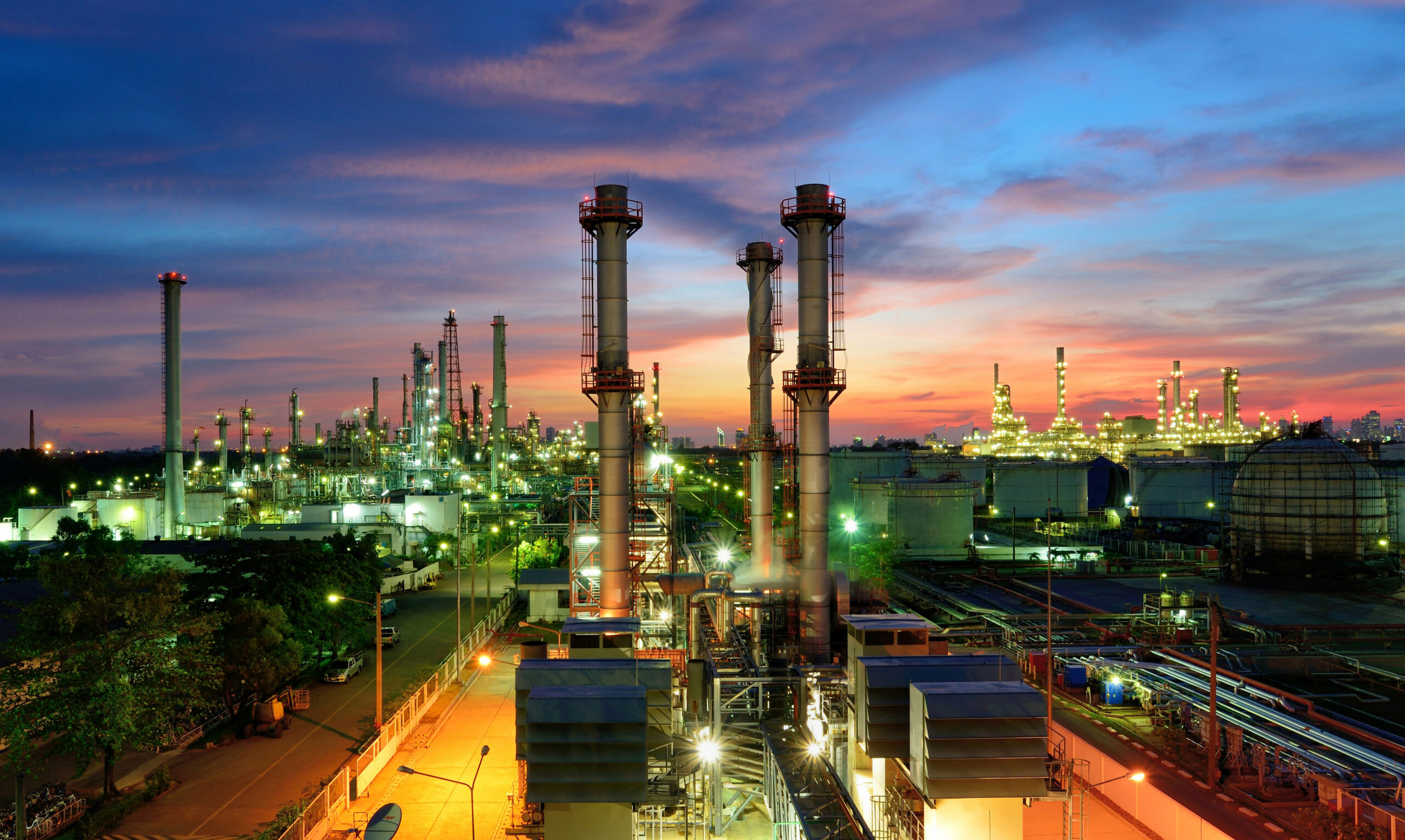 Oil,Refinery,Plant,At,Sunset,,The,Night,View,Of,Petroleum